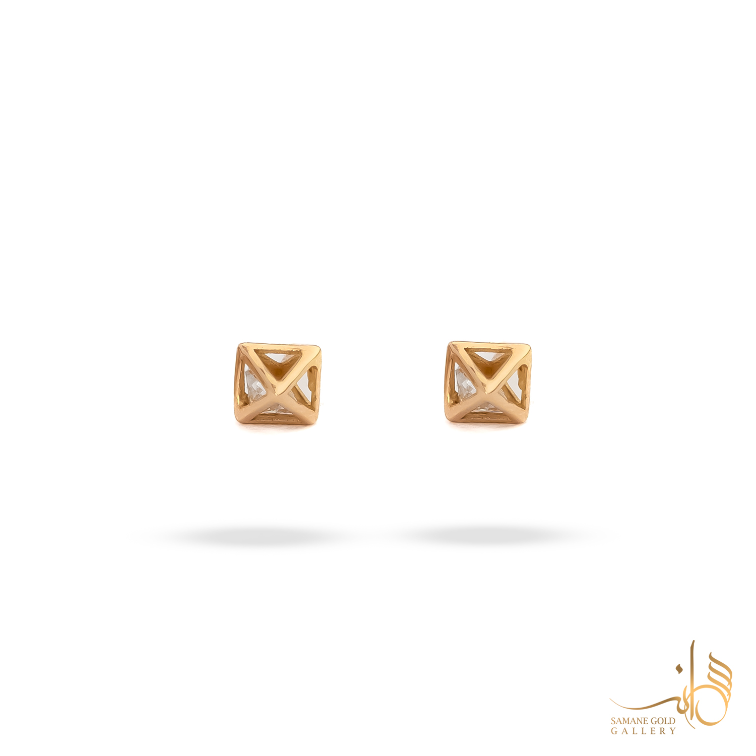 گوشواره طلا میخی هرم نگین‌دار