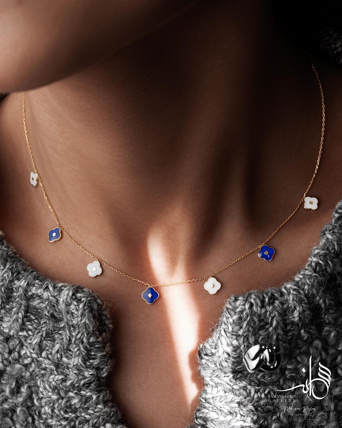 گردنبند نوره سرمه‌ای سفید